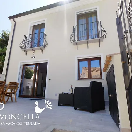 Vacanze La Pavoncella テウラーダ